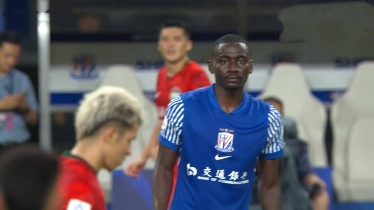 转折点！埃因霍温豪取连胜，亚冠加时末段攻防权衡，质疑声仍在，细节决定成败(罗纳尔多加盟埃因霍温)