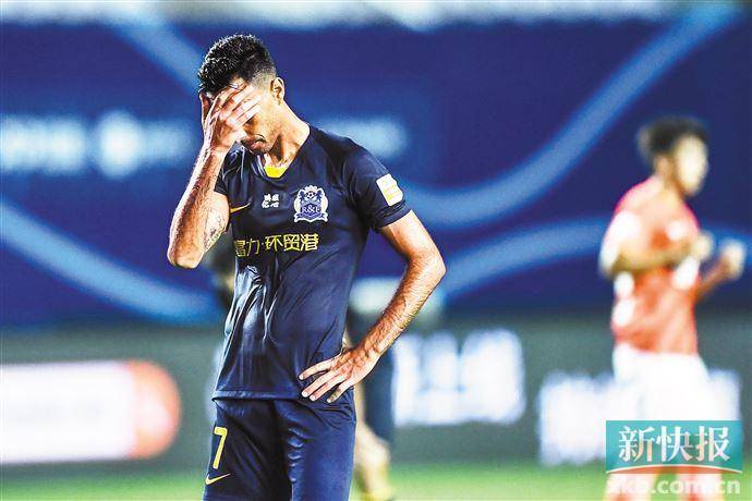 里程碑夜！纽约尼克斯强势反弹，中超今晚刷纪录，震撼外界，阵容厚度经受考验(谁的铲球几乎毁了杰克逊马丁内斯)